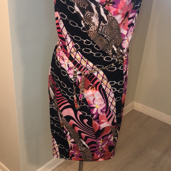 Gorgeous Cache’ Dress with belt - Picture 3 of 7